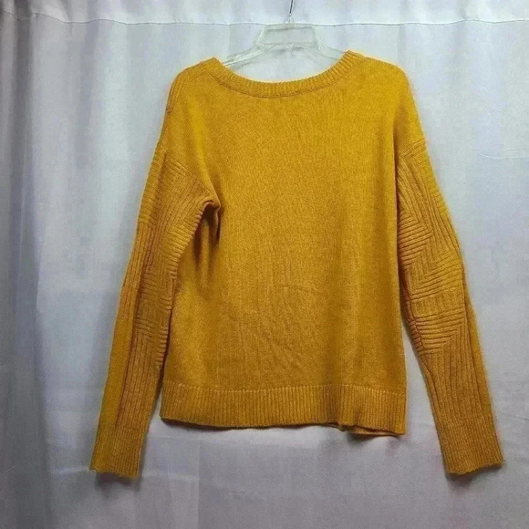 Dressbarn Long Sleeve Casual Yellow Knit Sweater Women's Medium - Picture 2 of 3